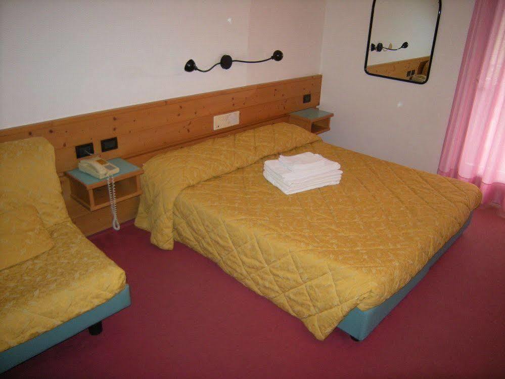 Albergo Pozzole Stava エクステリア 写真